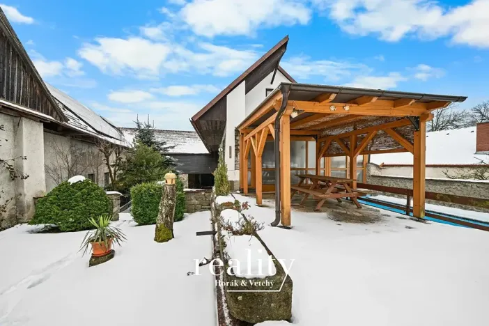 Prodej rodinného domu, Řásná, 179 m2
