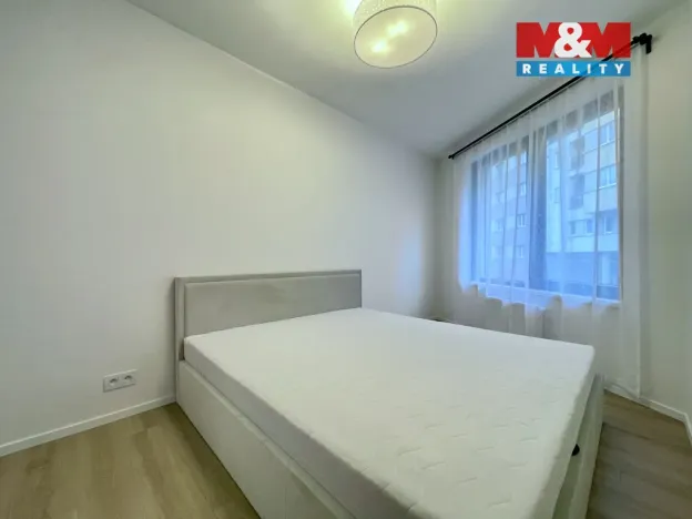 Pronájem bytu 2+kk, Praha - Košíře, Starokošířská, 43 m2