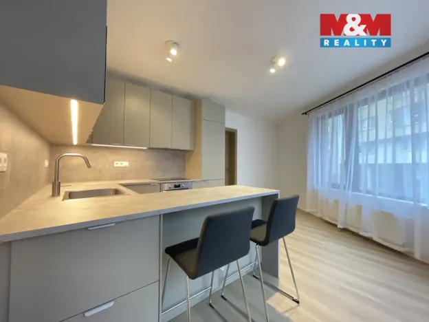 Pronájem bytu 2+kk, Praha - Košíře, Starokošířská, 43 m2