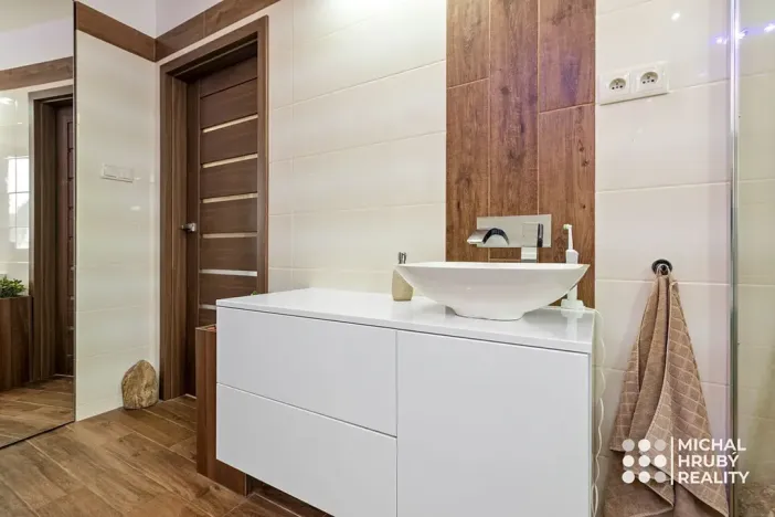 Prodej bytu 2+kk, Ostrava, Vrázova, 79 m2