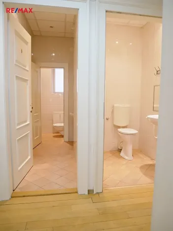 Pronájem obchodního prostoru, Praha - Malá Strana, Karmelitská, 115 m2