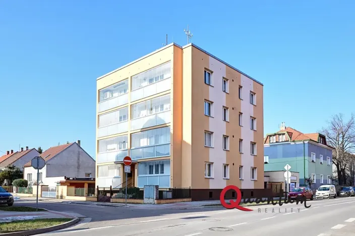 Prodej bytu 3+1, Nymburk, Husova, 76 m2