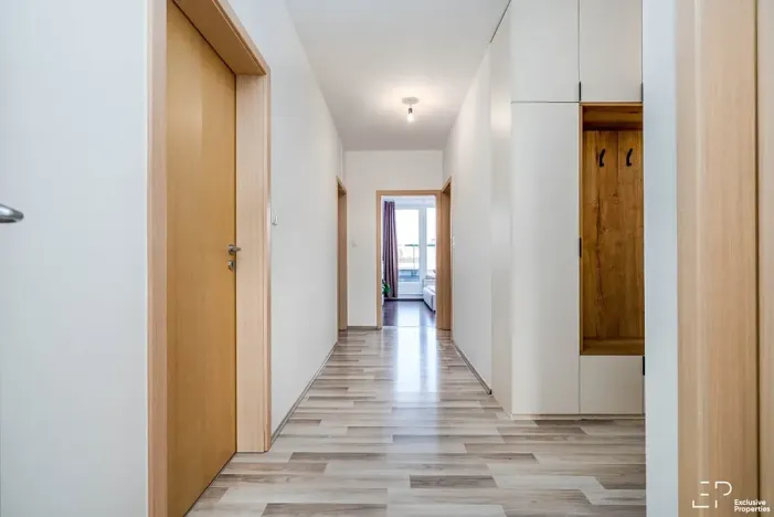 Pronájem bytu 4+kk, Praha - Vysočany, Pod Harfou, 82 m2