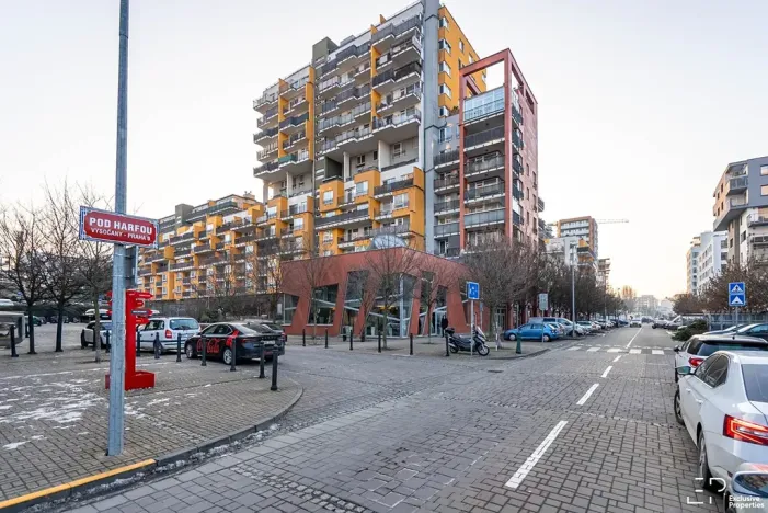 Pronájem bytu 4+kk, Praha - Vysočany, Pod Harfou, 82 m2