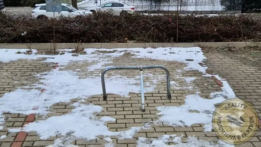 Pronájem garážového stání, Praha - Vysočany, Ocelářská, 16 m2