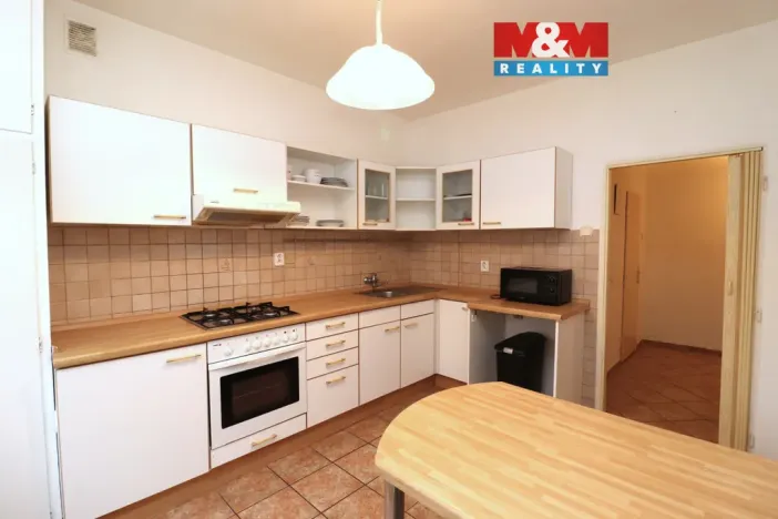 Prodej bytu 2+1, Ostrov, S. K. Neumanna, 64 m2