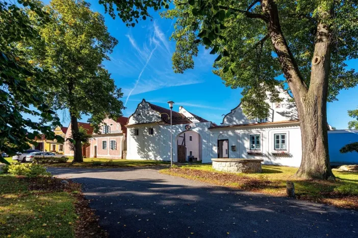 Prodej ubytování, Sedlec - Malé Chrášťany, 1420 m2