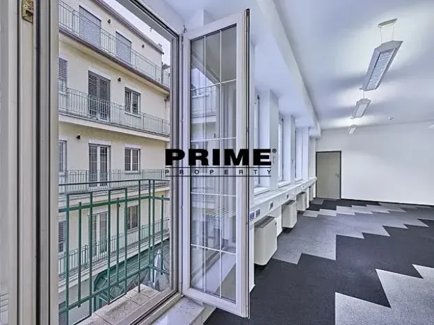 Pronájem kanceláře, Praha - Nové Město, Soukenická, 262 m2
