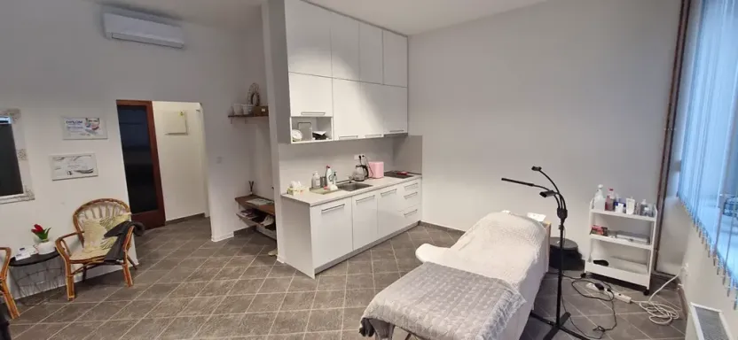 Pronájem komerční nemovitosti, Luhačovice, Masarykova, 40 m2