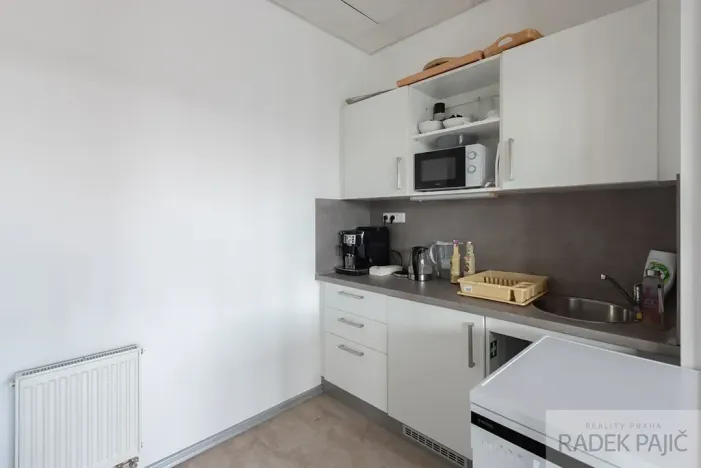 Prodej kanceláře, Brno, Pražákova, 211 m2