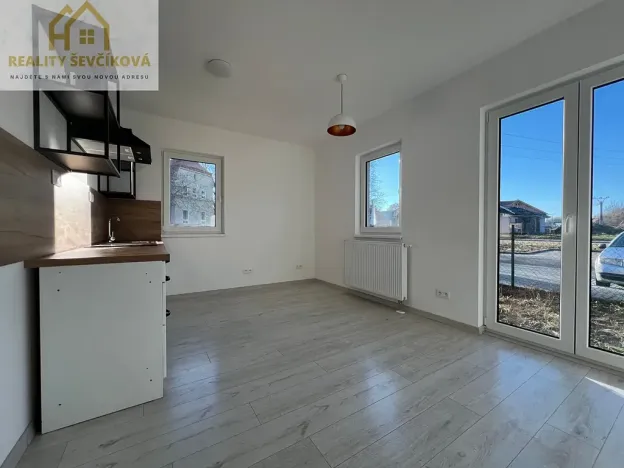 Pronájem bytu 1+kk, Hrochův Týnec, Nádražní, 25 m2
