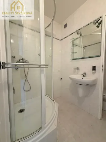 Pronájem bytu 1+1, Hradec Králové, třída Edvarda Beneše, 41 m2