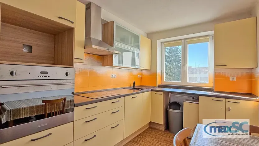 Pronájem bytu 2+1, Holice, Holubova, 64 m2