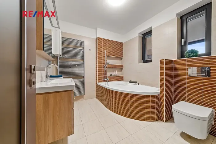 Prodej vily, Praha - Klánovice, Zádražanská, 330 m2