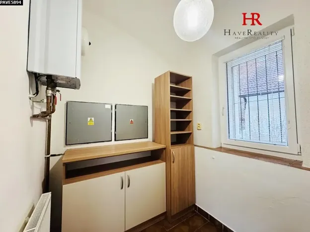 Pronájem obchodního prostoru, Benešov, Masarykovo náměstí, 60 m2