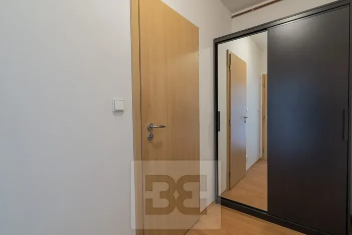 Pronájem bytu 1+kk, Praha - Vršovice, Krymská, 35 m2