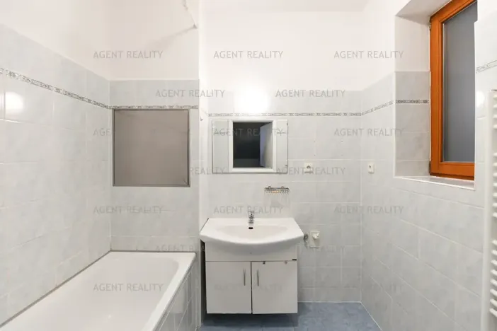 Pronájem bytu 2+kk, Praha - Břevnov, Slavníkova, 57 m2