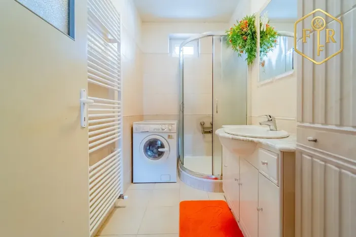 Prodej rodinného domu, Petrovice, 246 m2