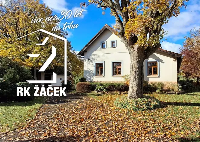 Prodej rodinného domu, Pecka, 300 m2