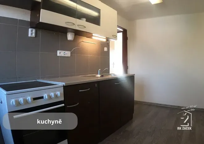 Pronájem bytu 1+1, České Budějovice, Pražská tř., 38 m2