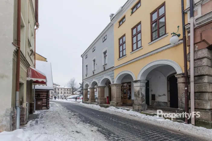 Prodej bytu 3+1, Hostinné, Dolní brána, 67 m2