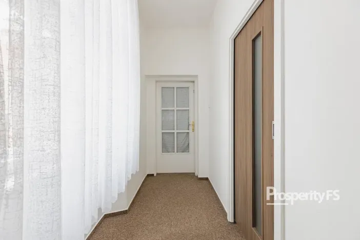 Prodej bytu 3+1, Hostinné, Dolní brána, 67 m2