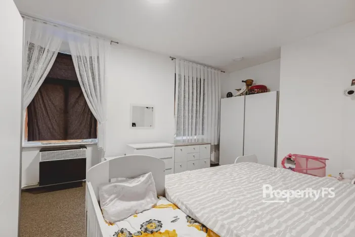 Prodej bytu 3+1, Hostinné, Dolní brána, 67 m2