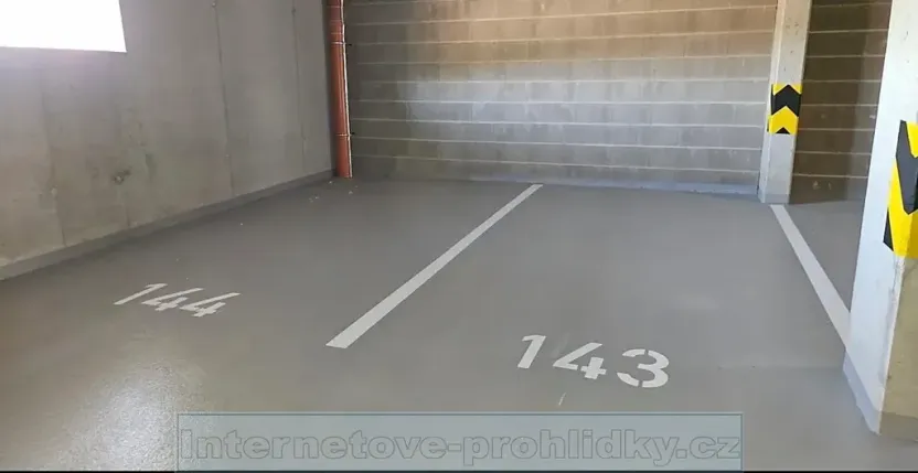 Pronájem bytu 2+kk, Praha - Dolní Měcholupy, Kryšpínova, 47 m2