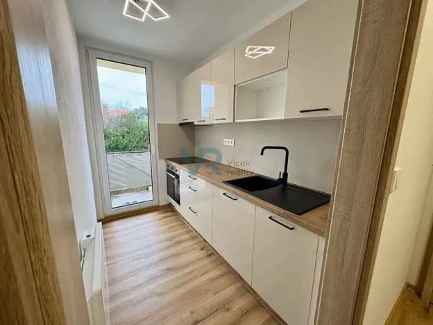 Prodej bytu 2+1, Slavče, 72 m2