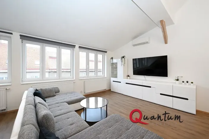 Pronájem bytu 2+kk, Praha - Žižkov, Buchovcova, 72 m2