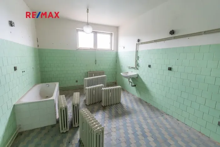 Prodej obchodního prostoru, Město Albrechtice, Míru, 1427 m2