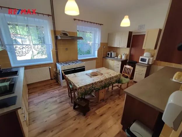 Prodej rodinného domu, Lipová-lázně, 555 m2