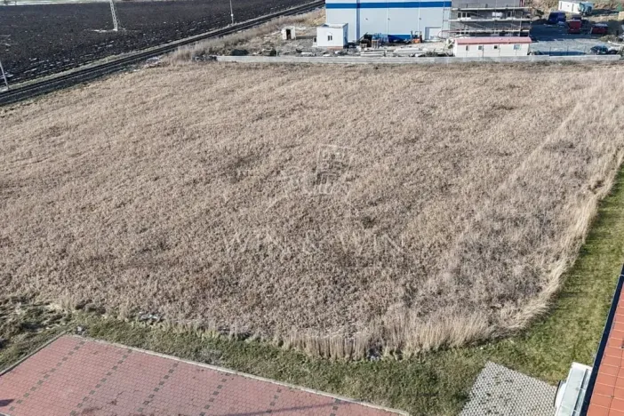 Prodej komerčního pozemku, Sadská, 2455 m2