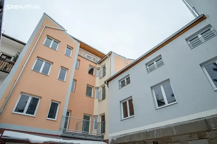 Pronájem bytu 1+kk, Praha - Hlubočepy, Na Zlíchově, 21 m2