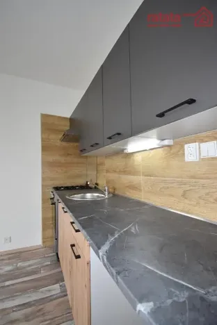 Pronájem bytu 1+1, Chomutov, Dřínovská, 35 m2