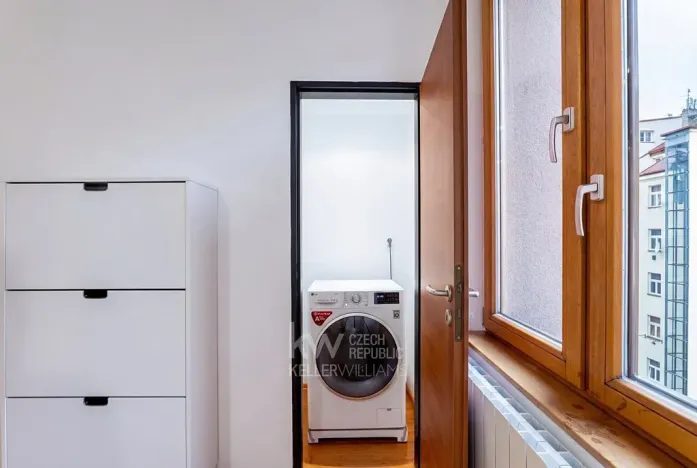 Pronájem bytu 2+kk, Praha - Žižkov, Žerotínova, 52 m2