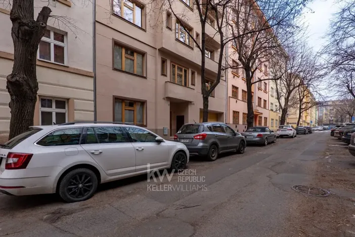 Pronájem bytu 2+kk, Praha - Žižkov, Žerotínova, 52 m2
