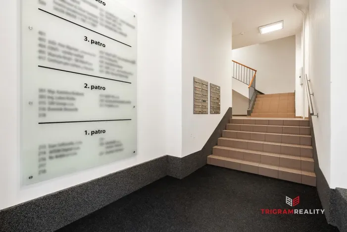 Pronájem kanceláře, Hradec Králové - Pražské Předměstí, Gočárova třída, 24 m2