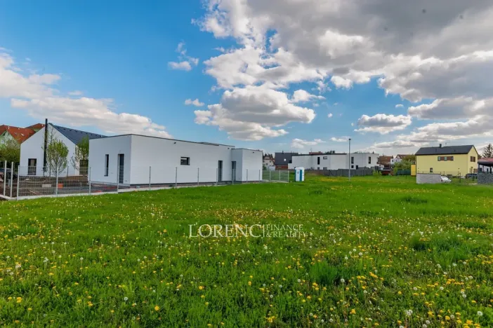 Prodej pozemku, Praha - Kbely, Ponikelská, 707 m2