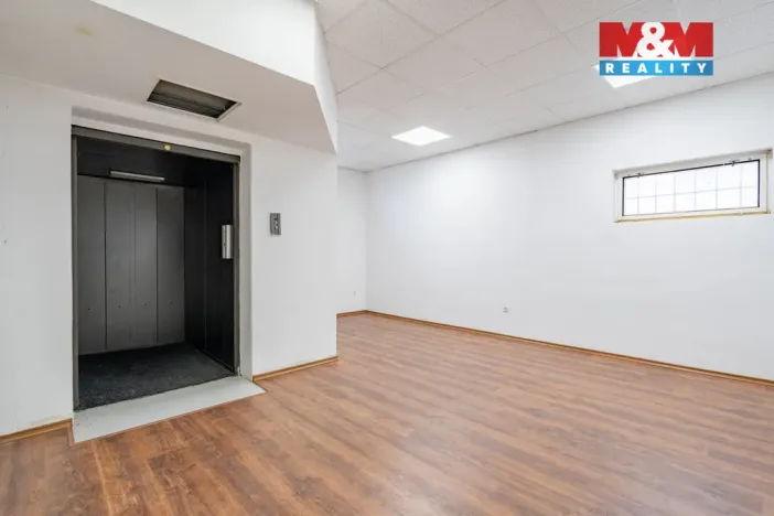 Prodej obchodního prostoru, Rudolfov, Třeboňská, 500 m2