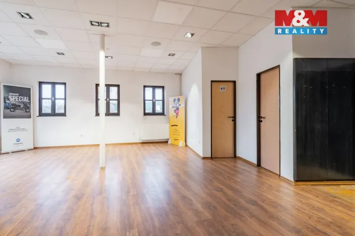 Prodej obchodního prostoru, Rudolfov, Třeboňská, 500 m2