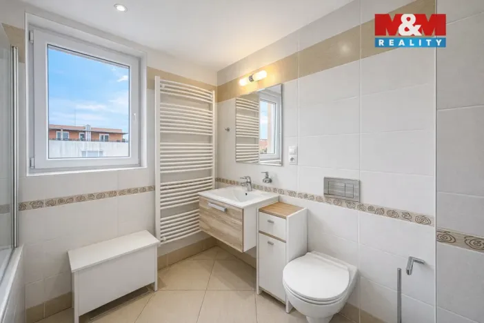 Prodej bytu 2+kk, Praha, Lošáková, 67 m2