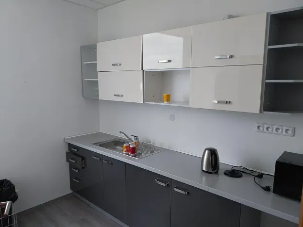 Pronájem kanceláře, Brno, Heršpická, 105 m2