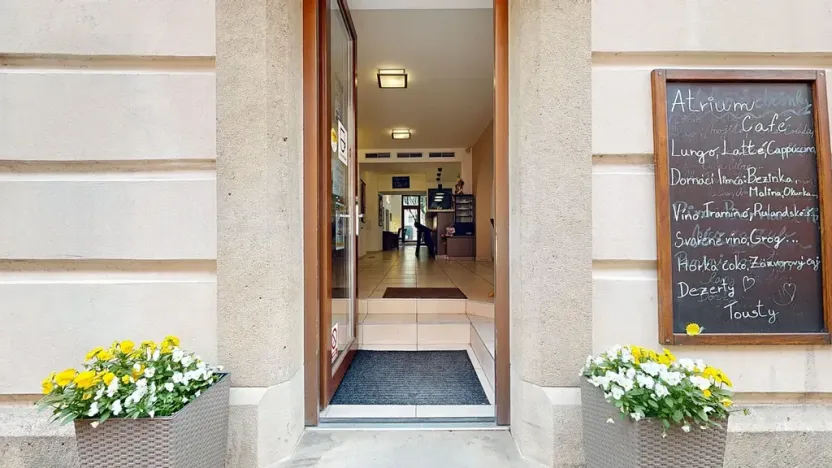 Prodej obchodního prostoru, Chrudim, Resselovo náměstí, 121 m2