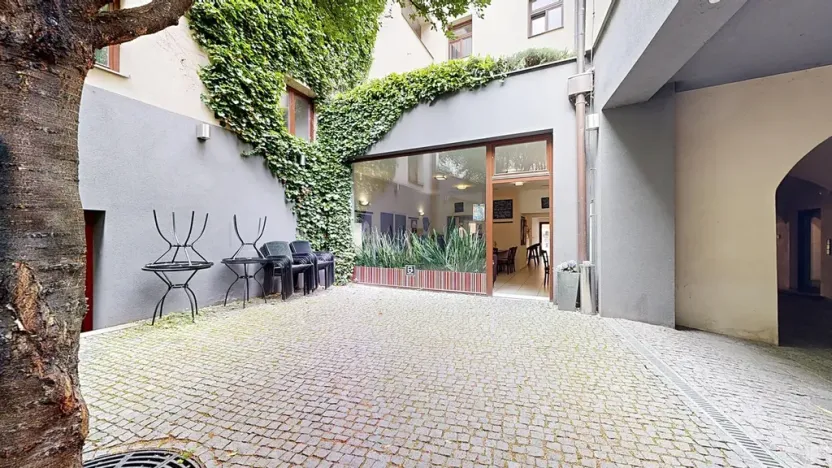 Prodej obchodního prostoru, Chrudim, Resselovo náměstí, 121 m2