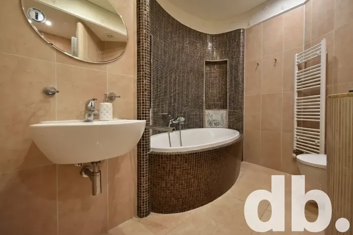 Prodej bytu 2+kk, Karlovy Vary, Vřídelní, 61 m2