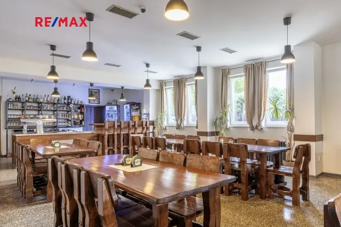 Prodej obchodního prostoru, Čelákovice, Rumunská, 794 m2