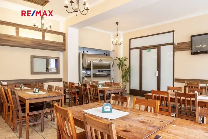 Prodej obchodního prostoru, Čelákovice, Rumunská, 794 m2