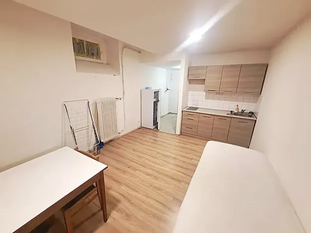Pronájem bytu 1+kk, Praha - Radotín, Vrážská, 26 m2