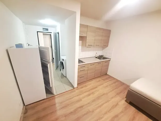 Pronájem bytu 1+kk, Praha - Radotín, Vrážská, 26 m2
